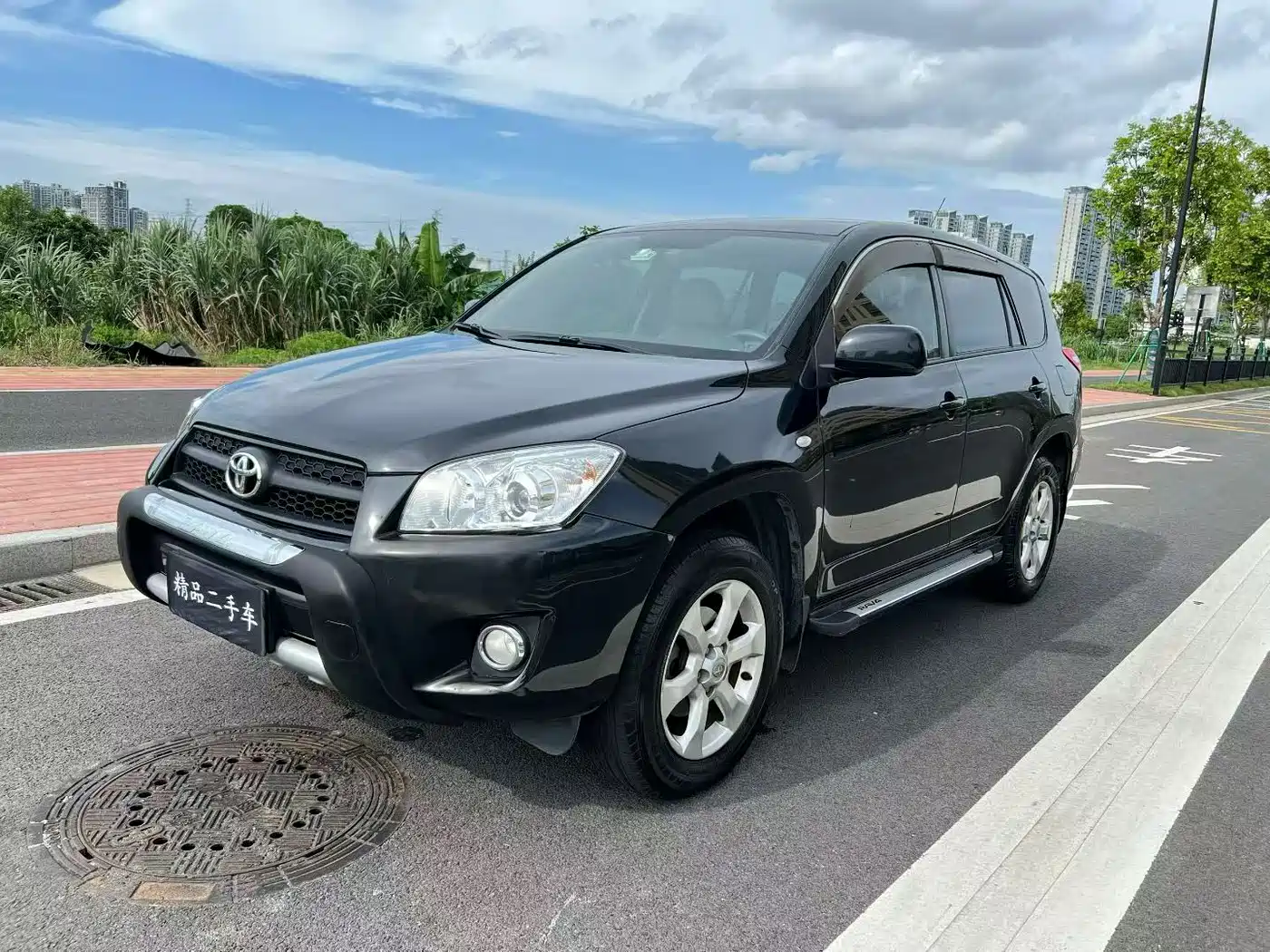 Photo 1 - Toyota RAV4 Rongfang