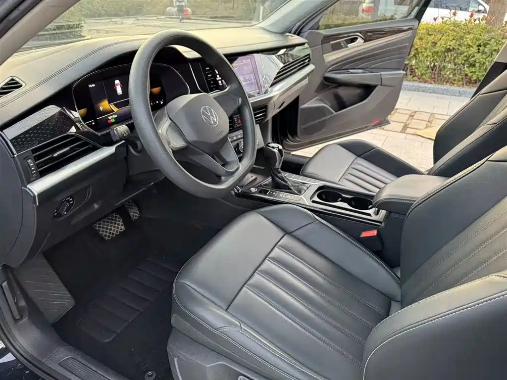 Volkswagen Passat 2022 280TSI Business Edition фото 13