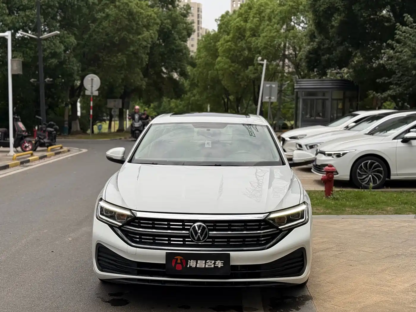 Фото 2 - Volkswagen Sagitar