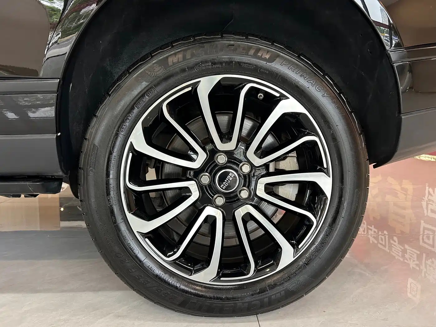 Land Rover Range Rover 2019 3.0 SC V6 Golden Age Edition фото 38
