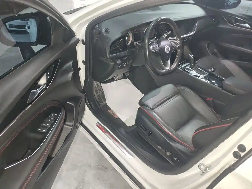 Buick Regal 2017 GS 28T Luxury Model фото 24