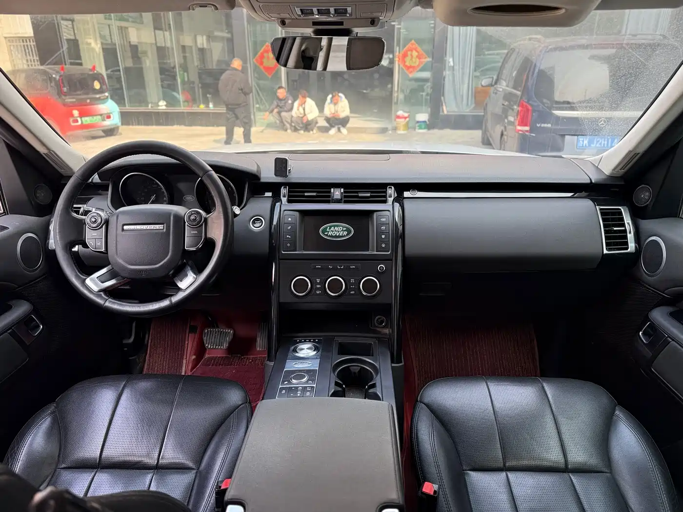 Land Rover Discovery 2017 3.0 SC V6 SE фото 13