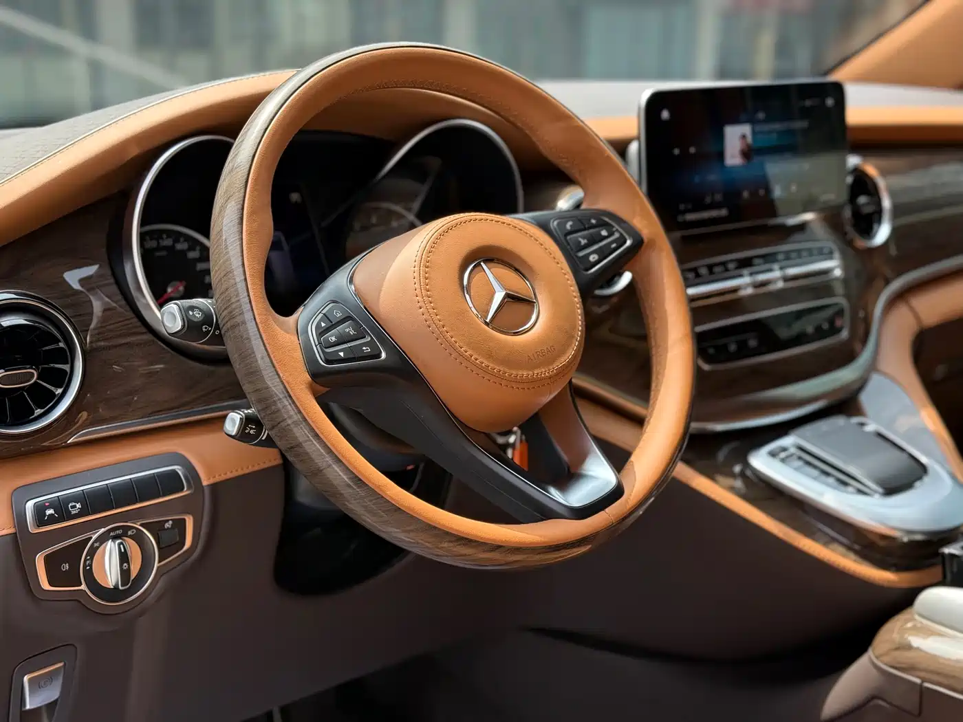 MERCEDES-BENZ V CLASS