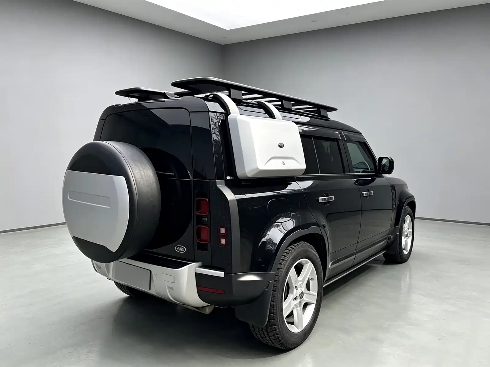 Photo 4 - Land Rover Defender