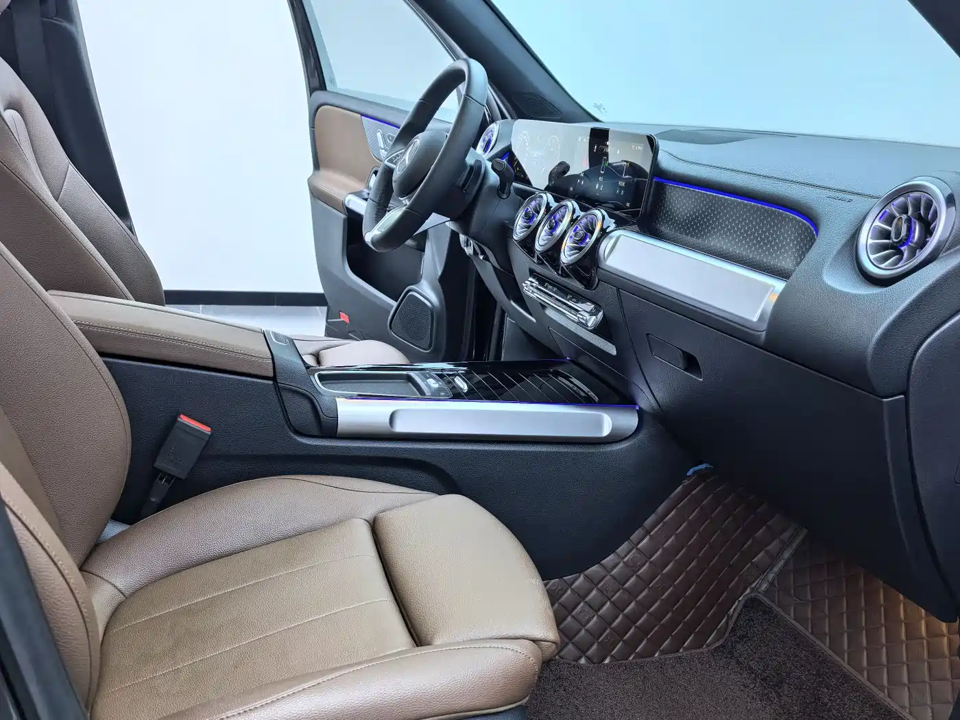 Mercedes-Benz GLB 2024 GLB 220 Fashion фото 12