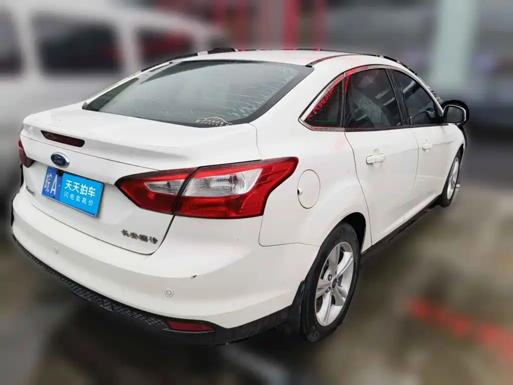 Photo 2 - Ford Focus