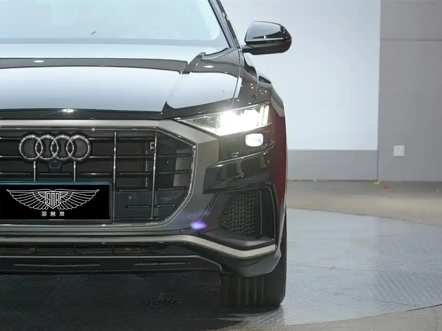 Audi Q8 2022 55 TFSI Luxury Dynamic фото 2