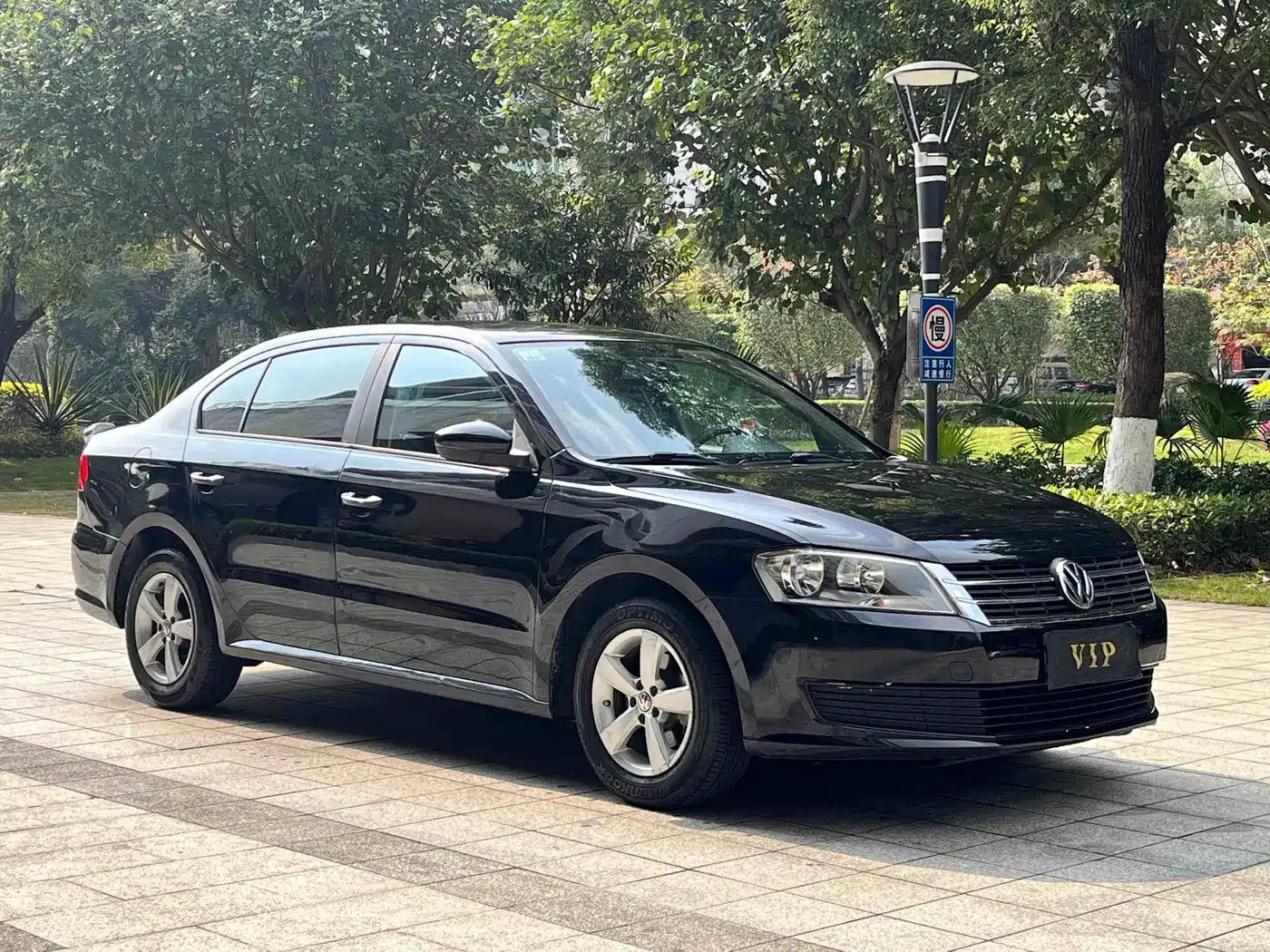 Volkswagen Lavida 2013 Facelift Classic 1.6L Automatic Trend фото 3