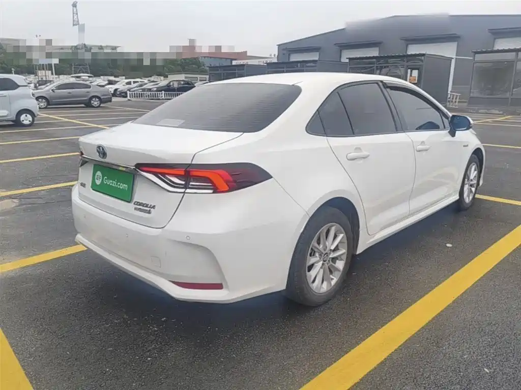 Toyota Corolla 2021 Hybrid 1.8L E-CVT Elite Edition фото 7