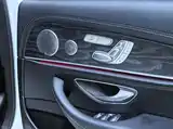 Photo 26 - Mercedes-Benz E-Class