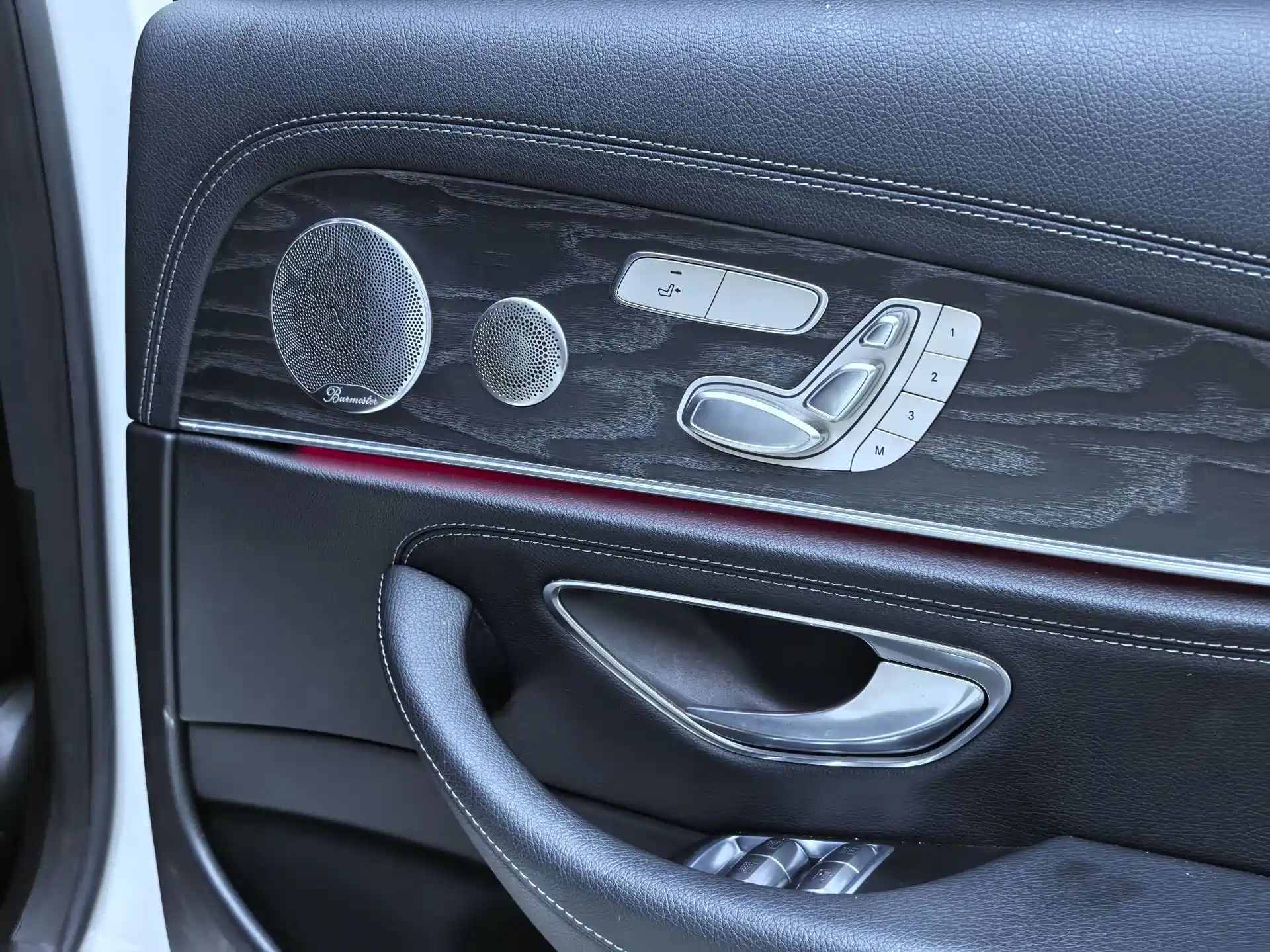 Photo 26 - Mercedes-Benz E-Class