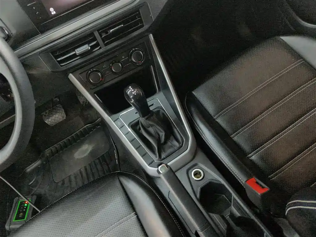 Volkswagen Polo 2021 Plus 1.5L Automatic Panorama Enjoyment Edition фото 6