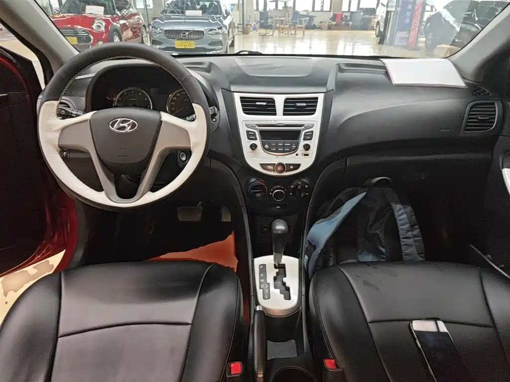 Hyundai Reina 2014 Model 1.4L Automatic GLX фото 10