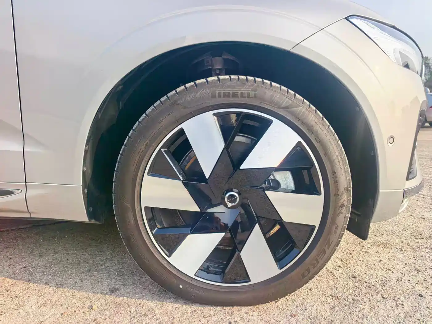 VOLVO XC60 PLUG IN HYBRID