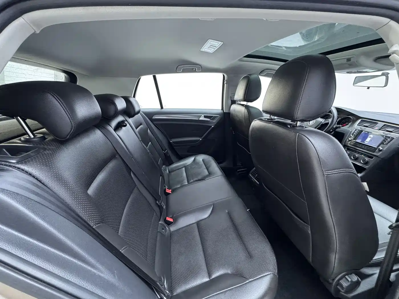 Volkswagen Golf 2016 230TSI Automatic Comfort фото 11