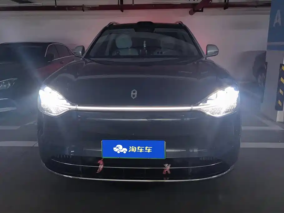 AITO Wenjie AITO M9 2024 Range Extender Max Edition 42kWh 6-seater фото 2