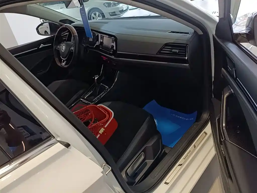 Volkswagen Sagitar 2019 280TSI DSG Luxury Edition China VI фото 24