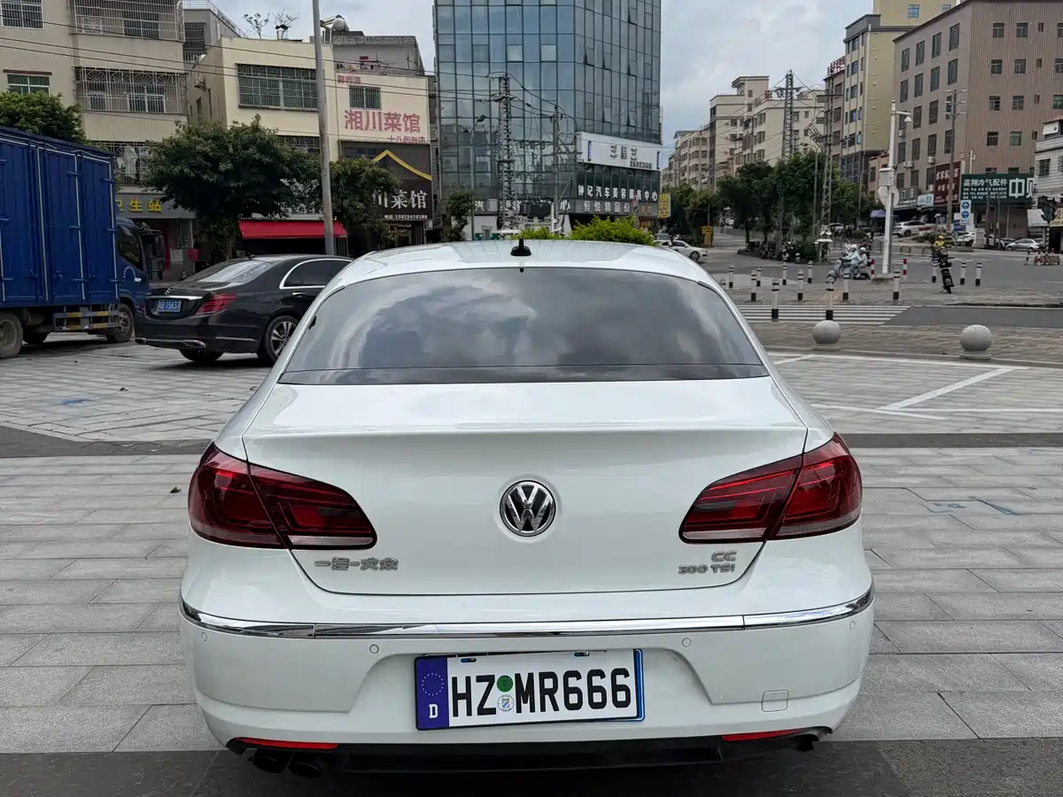 Volkswagen FAW-Volkswagen CC 2016 Model 1.8TSI Luxury фото 5