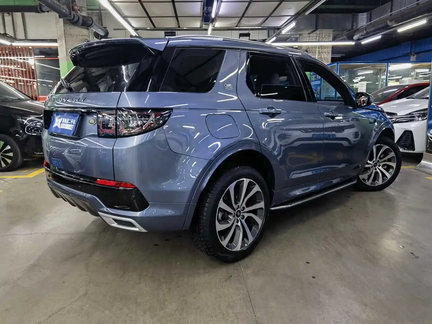 Land Rover Discovery Sport 2022 Model Facelift 249PS R-Dynamic SE Performance Tech Edition 5-seater фото 4