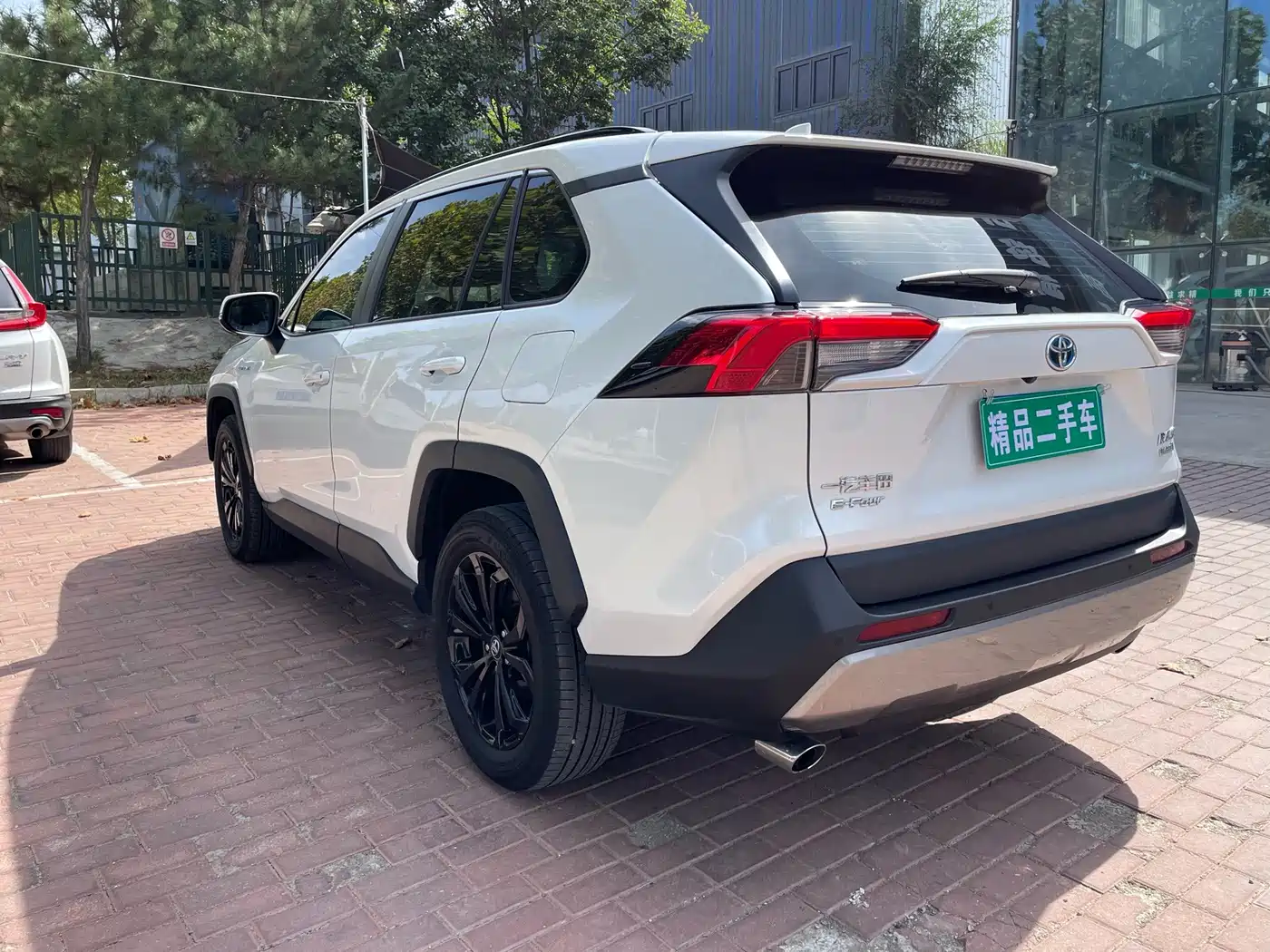 Фото 6 - Toyota RAV4