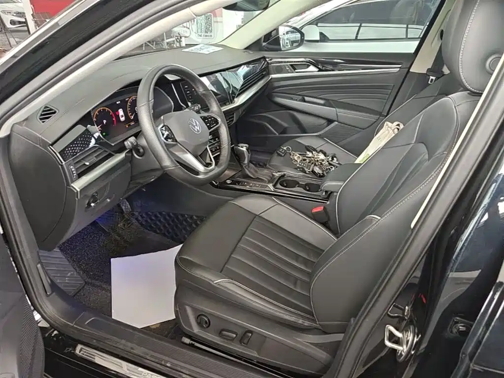 Volkswagen Passat 2023 330TSI Elite Edition фото 15