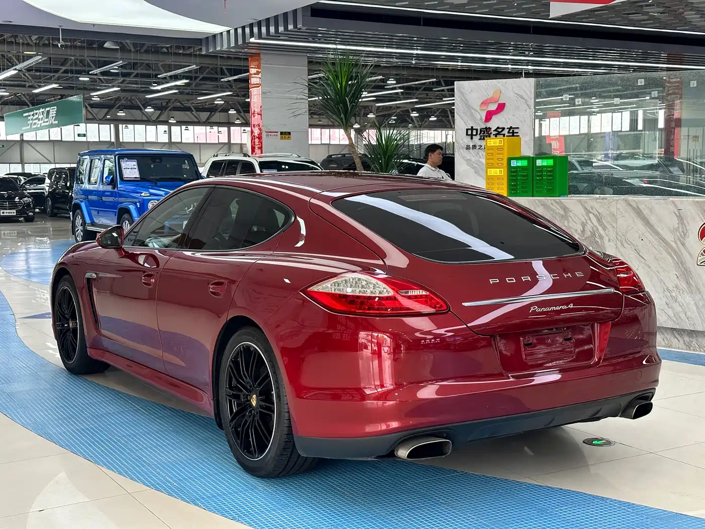 Porsche Panamera 2010 Panamera 4 3.6L фото 3