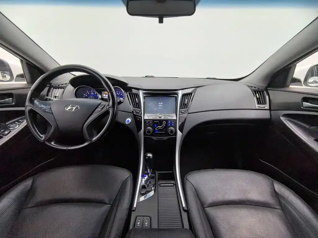 Hyundai Sonata 2013 2013 2.4L Automatic Leading Edition (China IV)