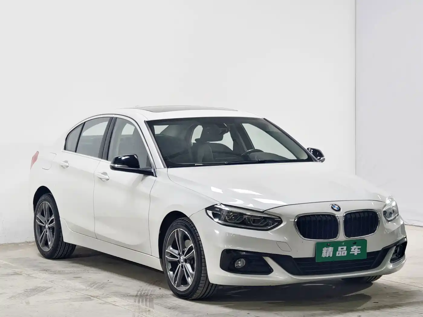 Фото 3 - BMW 1 Series