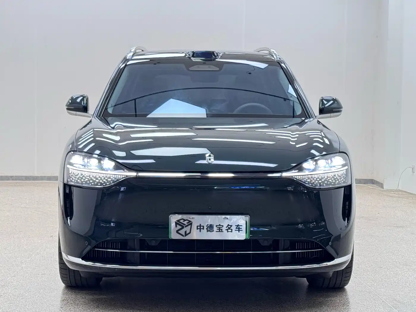 AITO Wenjie AITO M9 2024 Extended Range Max 42kWh 5-seater фото 2