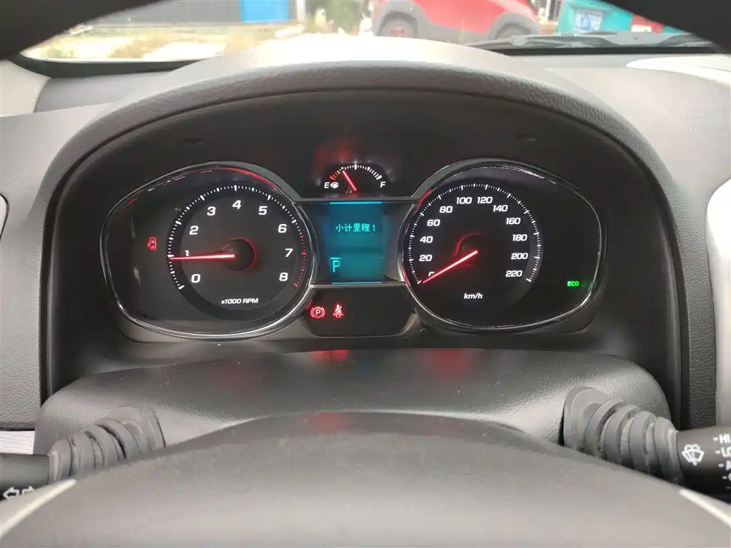 Chevrolet Captiva 2015 2.4L 2WD Urban Edition 5-seater фото 4