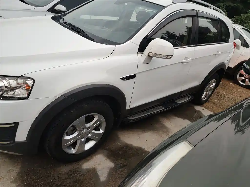 Chevrolet Captiva 2015 2.4L 2WD Urban Edition 5-seater фото 25