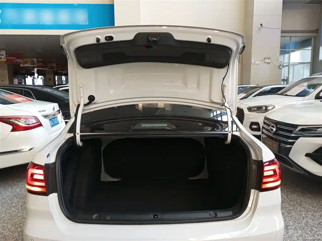 Volkswagen Lavida 2019 Lavida Start 1.5L Auto Trend (China VI) фото 16