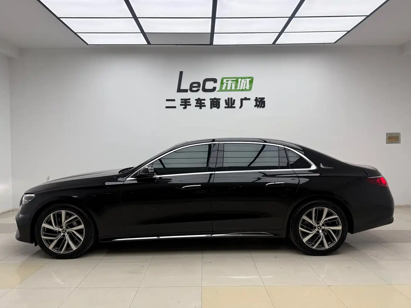 Mercedes-Benz E-Class 2025 E 300 L Fashion фото 4
