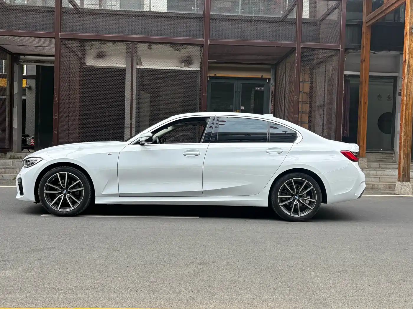 BMW 3 Series 2020 320Li M Sport Package фото 14