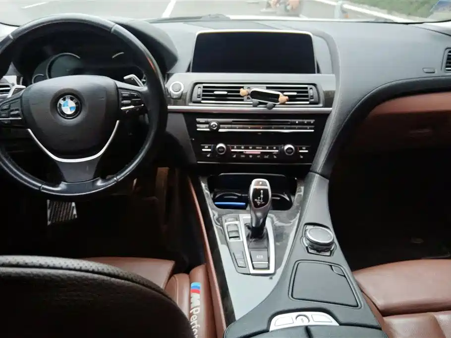 BMW 6 Series 2016 640i Gran Coupe фото 12