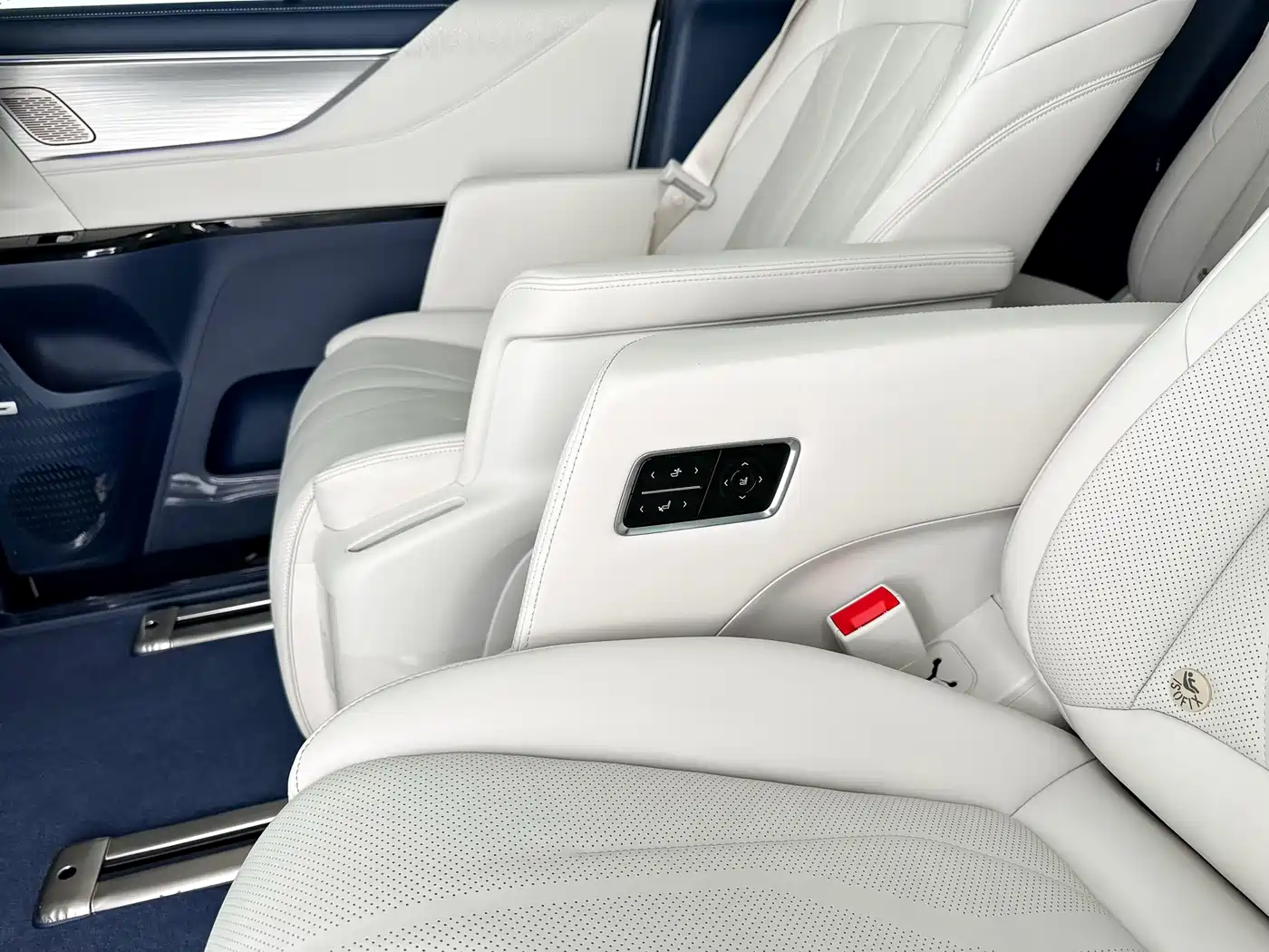 Buick GL8 New Energy 2024 Land Honor Luxury Edition 6-Seater фото 10