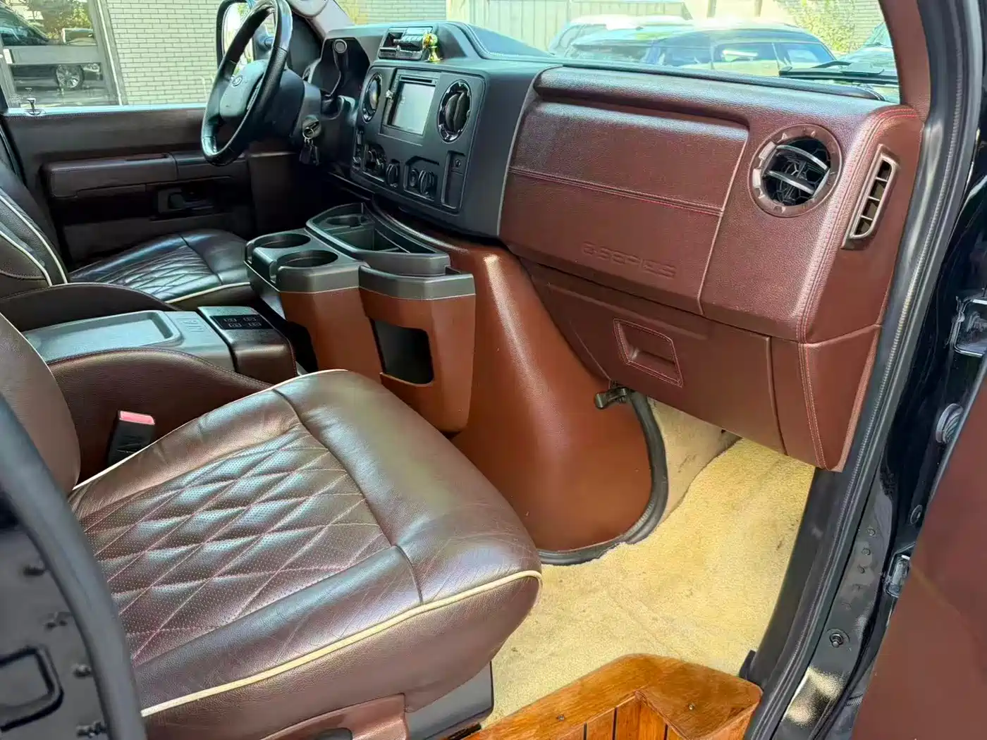 Ford E350 2015 2011 5.4L Platinum Limited Edition