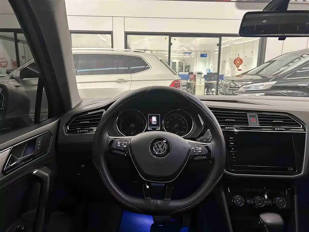 Volkswagen Tiguan L 2019 330TSI Auto 2WD Panorama Comfort Edition China V фото 13