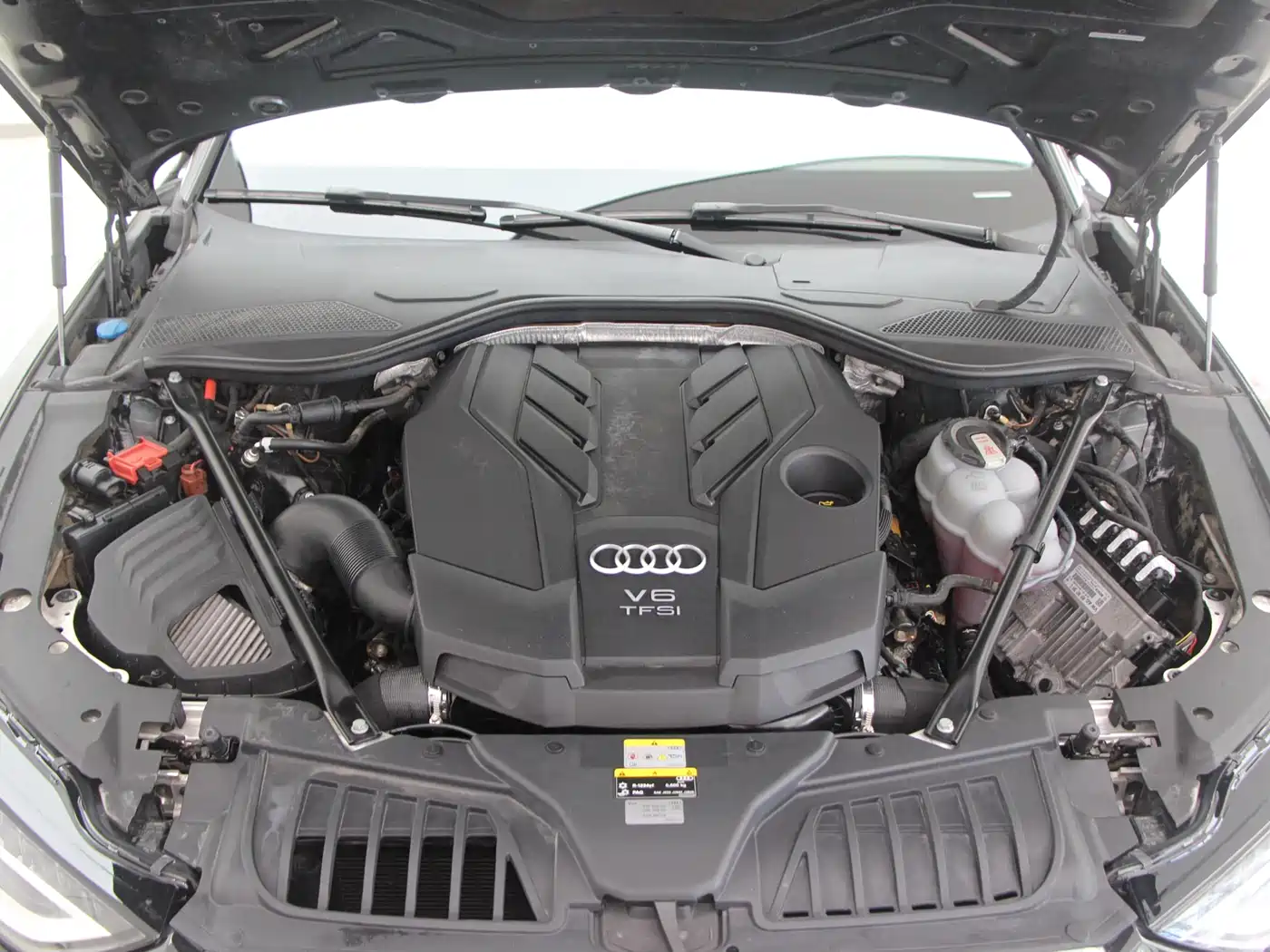 Audi A8 2023 A8L 50 TFSI quattro Exclusive фото 14