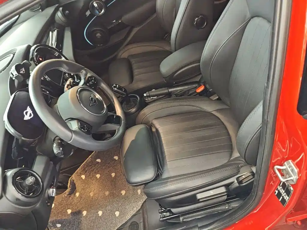 MINI MINI 2024 2023 Facelift 2.0T COOPER S Artist 5-Door