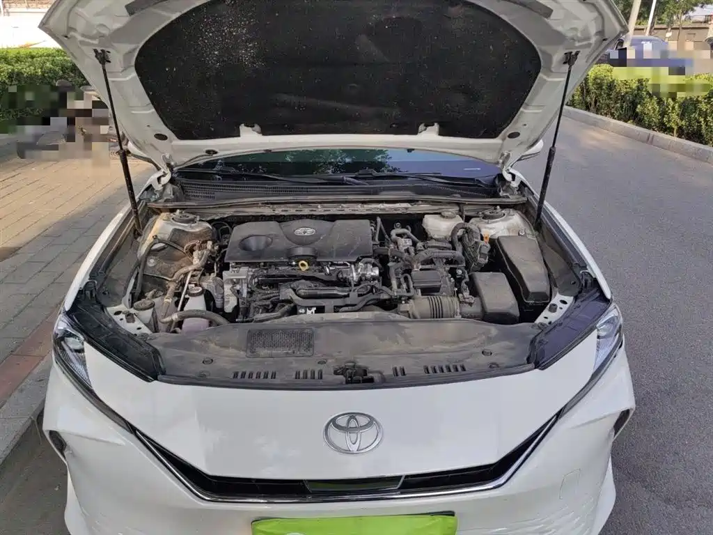 Toyota Camry 2024 Hybrid 2.0HE Elite Edition фото 11