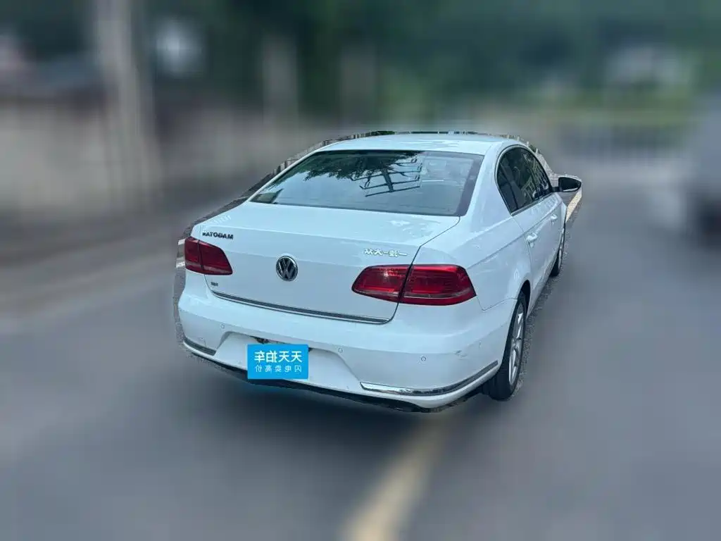 Photo 2 - Volkswagen Magotan