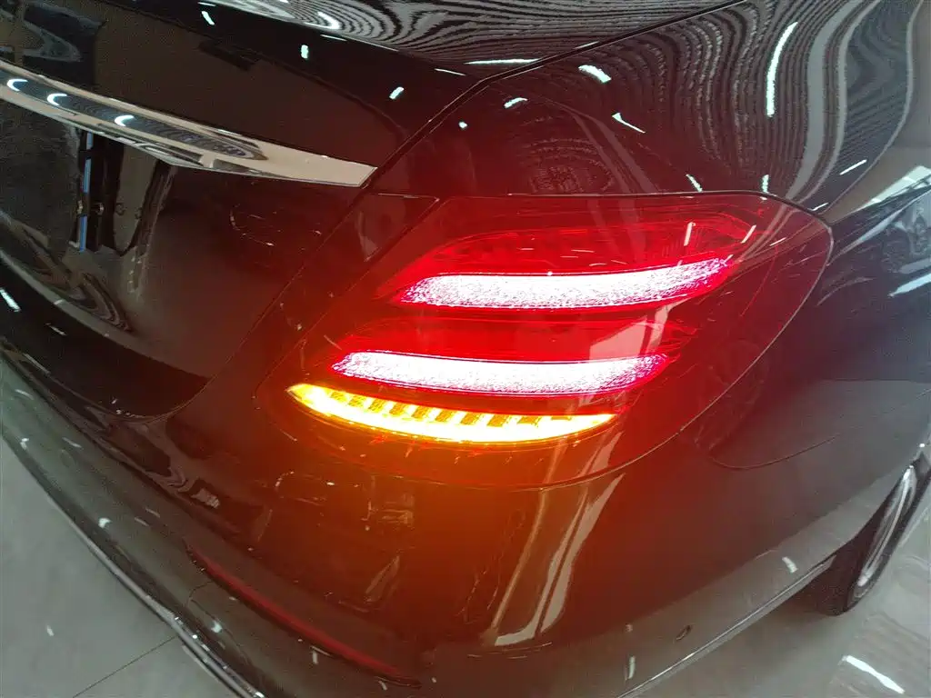 Mercedes-Benz E-Class 2020 E 260 L фото 8