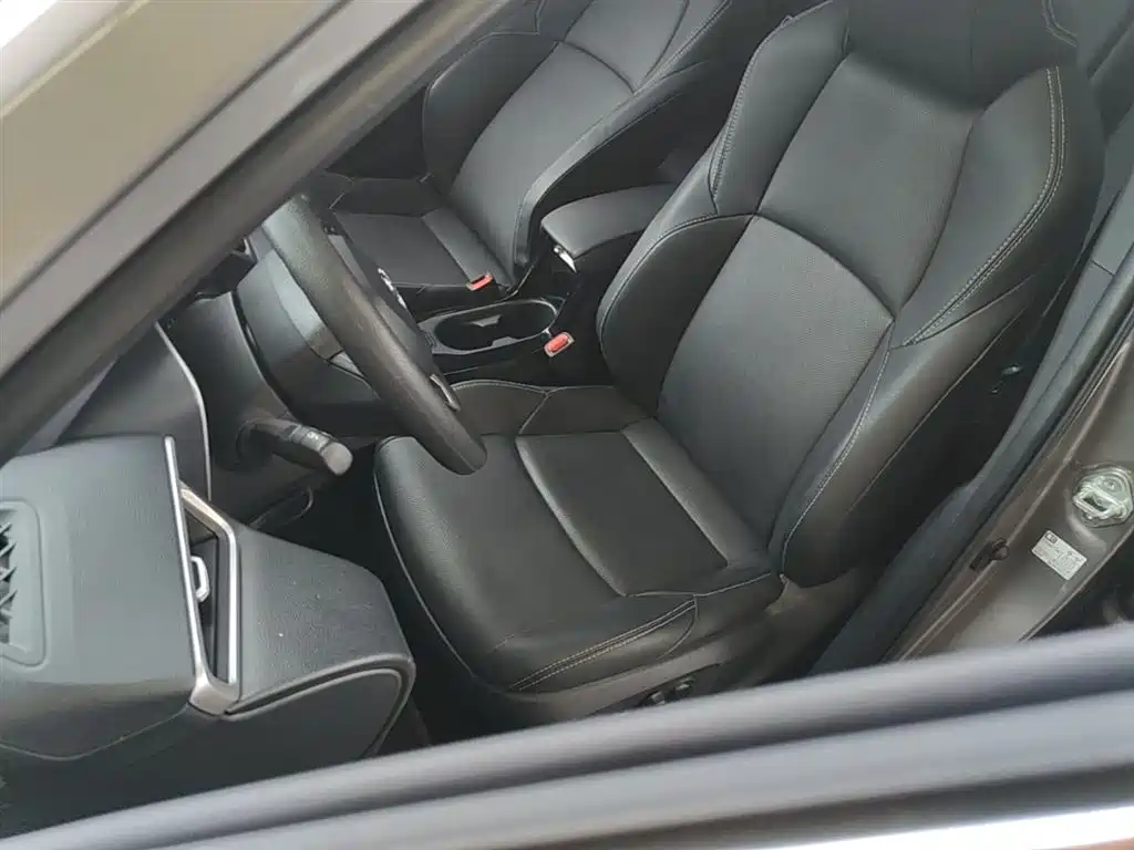 Toyota Frontlander 2024 2.0L CVT Luxury Edition фото 15