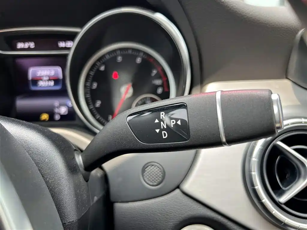Mercedes-Benz CLA (Import) 2018 CLA 220 4MATIC фото 34