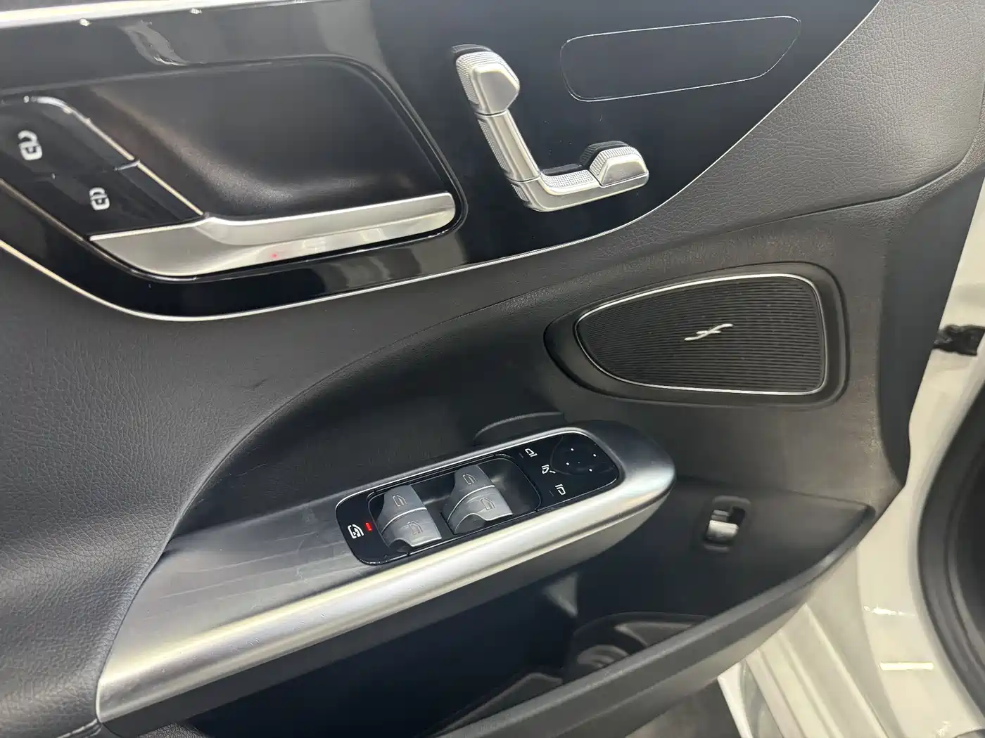 Mercedes-Benz C-Class 2022 Facelift C 200 L Sport фото 17