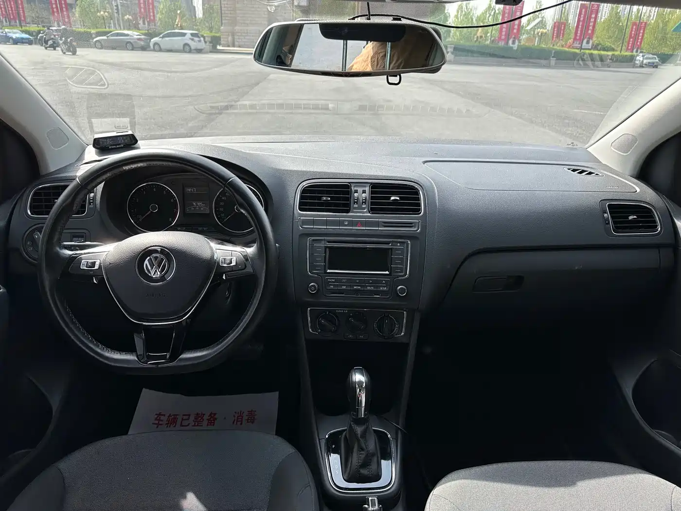 Volkswagen Polo 2016 1.6L Automatic Comfort фото 6