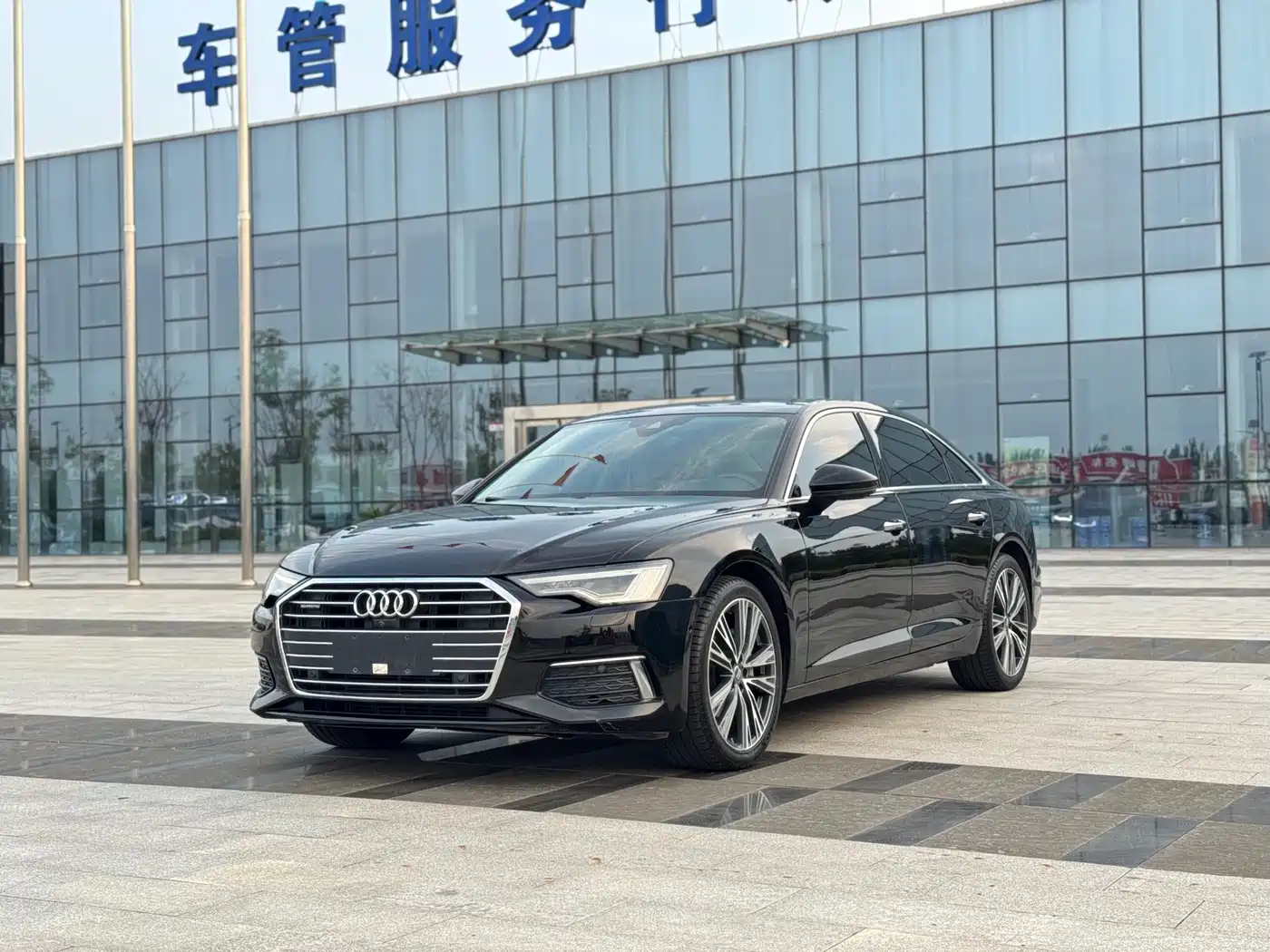 Фото 3 - Audi A6L