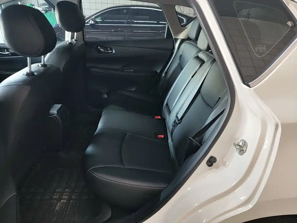 Nissan Tiida 2024 2024 1.6L CVT Smart Drive Edition