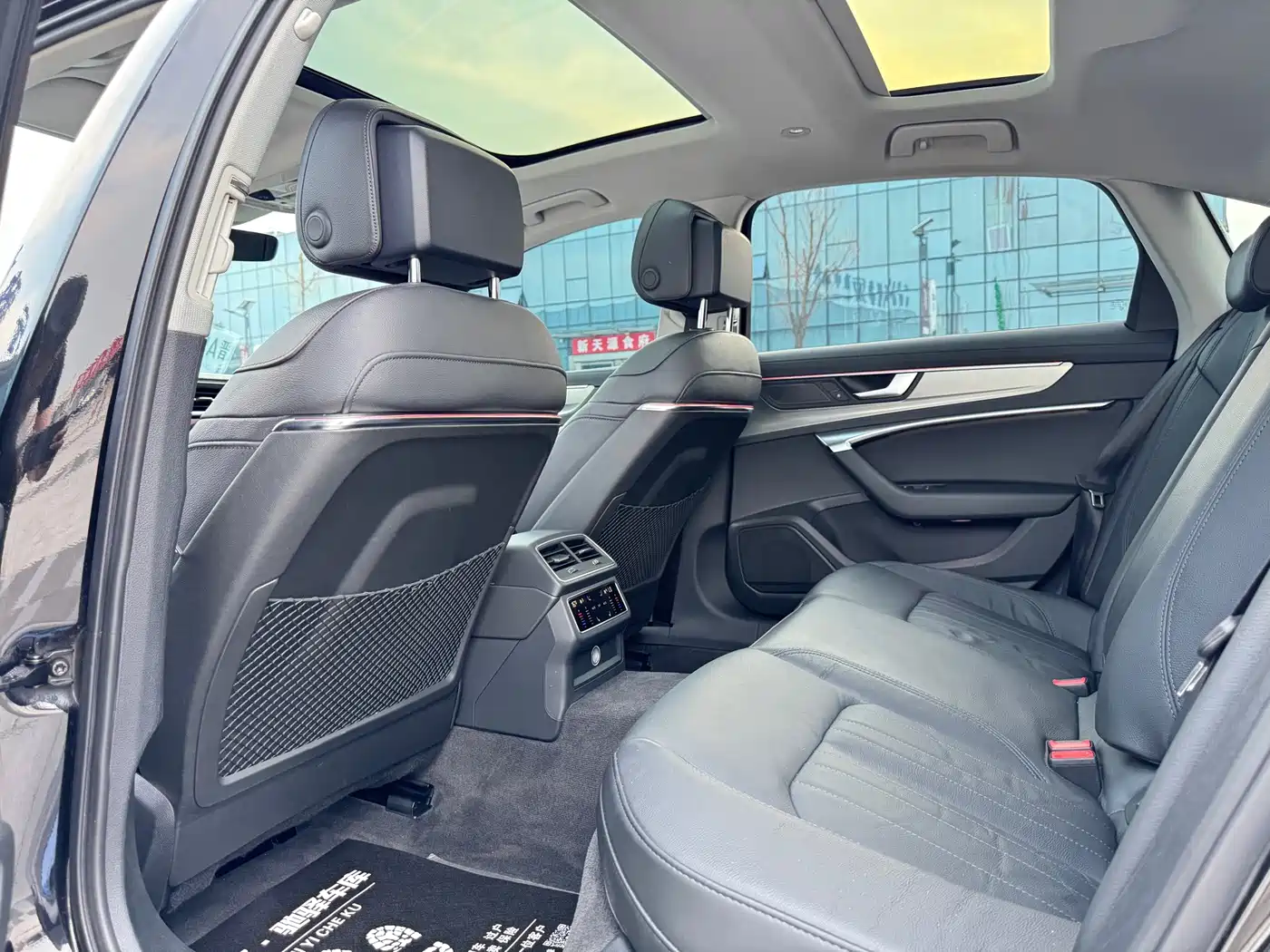 Фото 11 - Audi A6L
